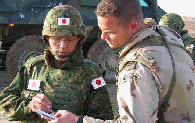 美日一通电话，高市早苗立刻变脸？表面服软、实质不改，野心暴露