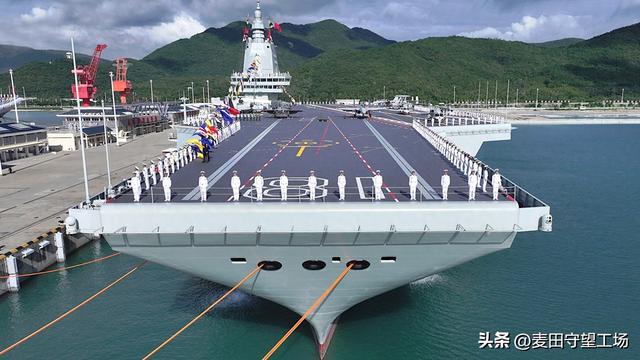 福建舰正式入列，双航母南海亮剑，美媒：与西方海军冲突在所难免