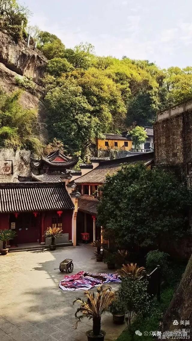 打卡这座1600多年的"越国敦煌"!探秘千年石窟与佛光交织的圣境!