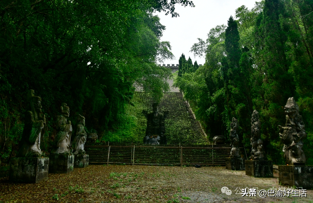 重庆丰都名山鬼城景区，里面到底啥样？