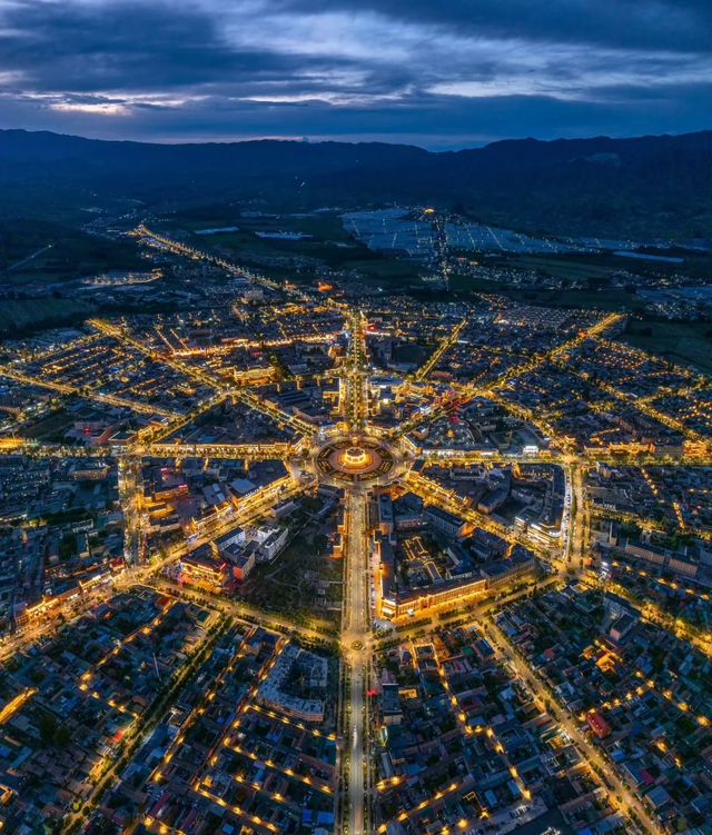 乌鲁木齐没想到，喀什也没想到，如今的中国伊犁，已成为全国焦点