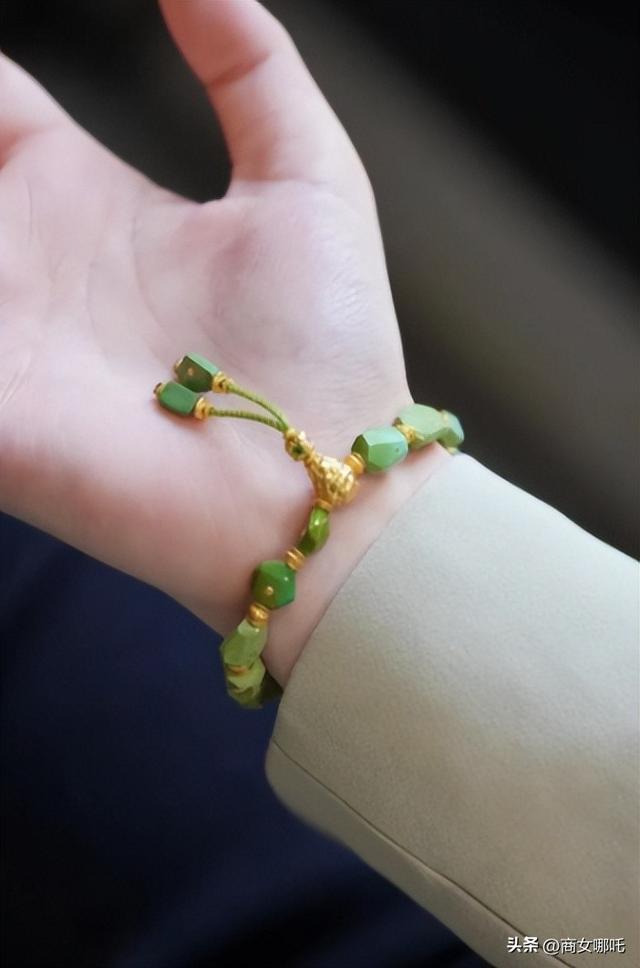 这样搭配，绿松石也能高级又日常！