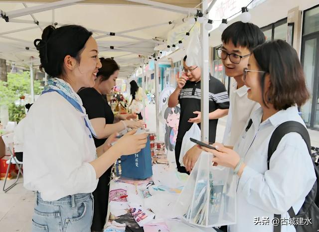共点篝火、三县狂欢！7.18→8.20！建水、元阳、石屏彝族火把节狂欢指南，每日精彩不重样