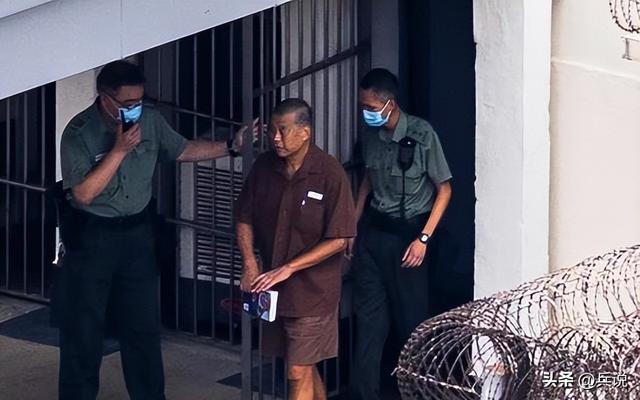 特朗普亲自出手要人，喊话释放黎智英，中方用了六个字回应