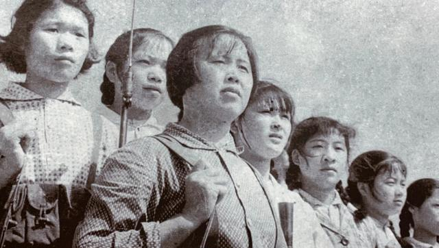 15岁入党，18岁和主席结婚，如今仍健在，却几乎不露面