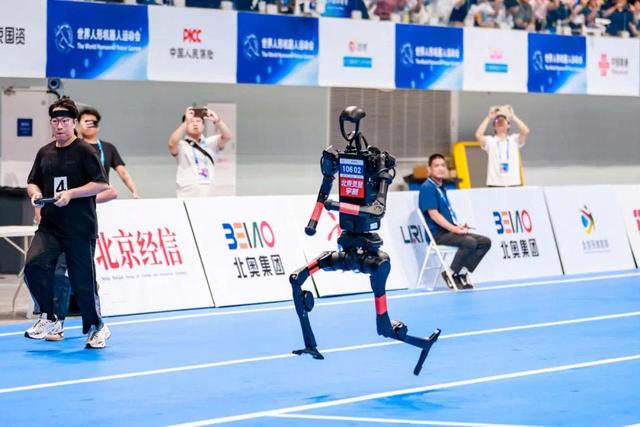 能跑、能跳、能拿奖！海淀机器人“狂飙”国际赛场→