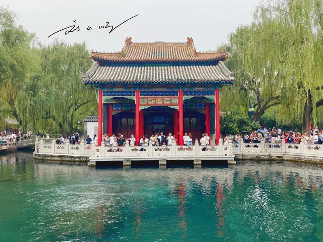 “泉城”济南名片趵突泉：七十二名泉之首的传奇，你来探访过吗？