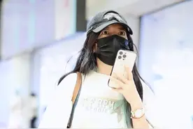 48岁赵薇现状曝光！整体圆润不少，脸上皱纹肉眼可见图片