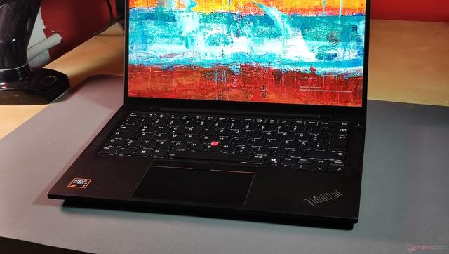鸮点均衡：ThinkPad T14s AI 2024 锐龙版评测