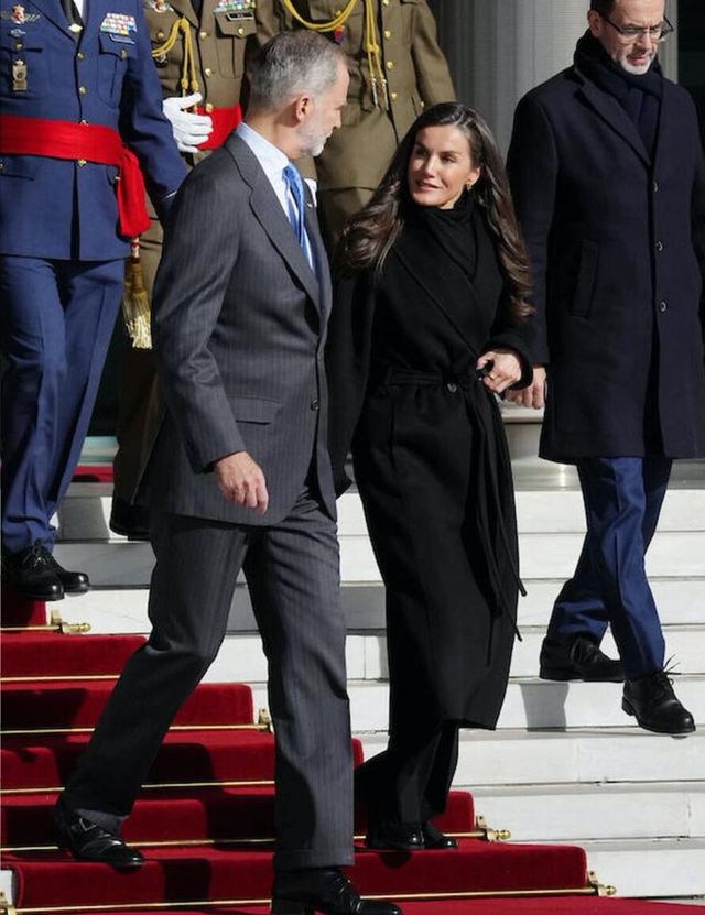 被西班牙王后惊艳了！4天6套Look，从成都美到北京