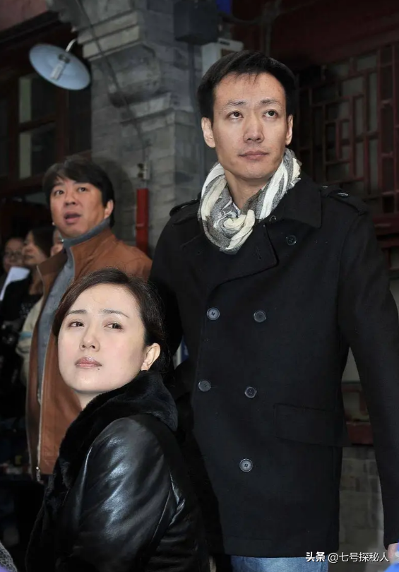 距春节不到2月	，52岁辛柏青高调传出喜讯，朱媛媛终于可以放心了