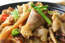 它是鸡肉的克星，炖肉时加上一点，香味入骨软而不烂，越吃越爱吃图片