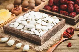 嗑瓜子前必看！白瓜子和南瓜子的秘密大揭秘图片