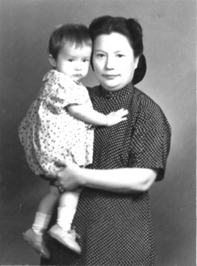 她是上海首席名媛，和戏子私奔生下6个孩子，如今个个都家喻户晓