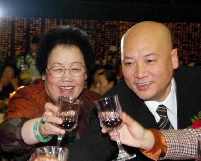 580亿财产成笑话？72岁“唐僧”迟重瑞卖房，这场豪门结局太真实