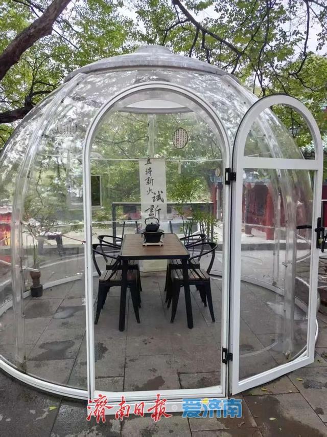 堵车不堵心，人多不误景，云边银杏正温暖风影