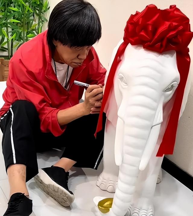 牛鬼蛇神现原形！梁小龙去世消息曝光不到24小时	，恶心的事发生了