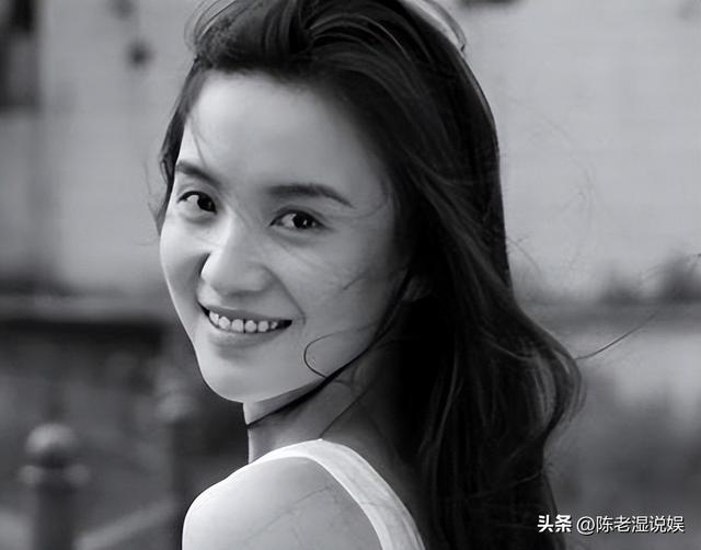 “陪睡上位，知三当三，风流成性”，宋佳的私生活传闻有多离谱
