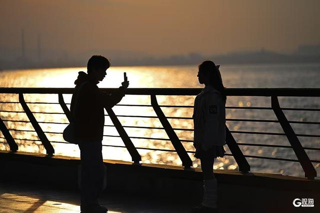 秋日青岛的浪漫，藏在“橘子海”的日落里