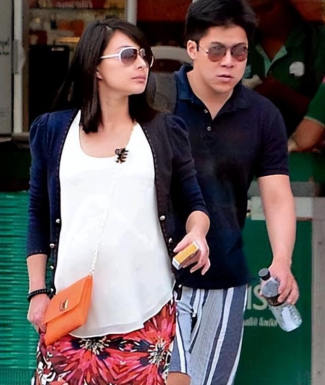 郭晶晶没想到，离过年不到俩月，79岁公公霍震霆	，再次给霍家长脸