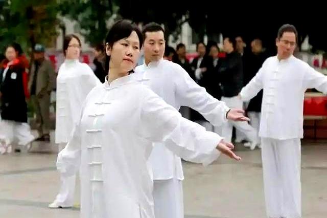 58岁大叔爱练八段锦，一年后心脏出问题，原因让人意外