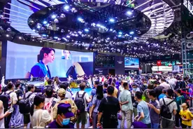 粤港澳大湾区车展｜馆内上演速度与激情 美国传奇车手将现场炫车技图片