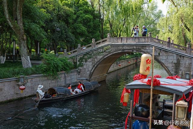 水乡绍兴这条老街不一般，两千多年历史，曾是古越国皇城的主干道