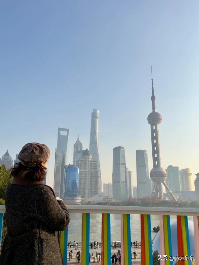 在北外滩，与圣诞和黄浦江撞个满怀