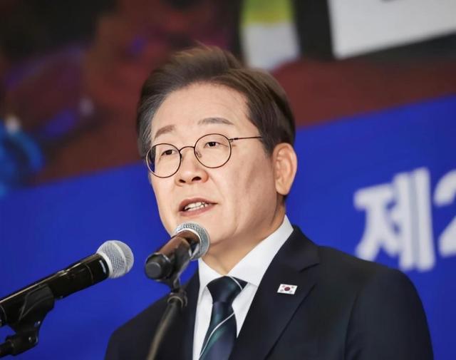 高市早苗等到帮手，李在明下达总统令，要在苏岩礁与中国正面硬刚