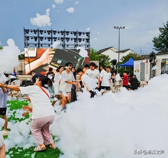 中秋国庆去哪嗨？湖州潞村夜游狂欢月超全攻略！