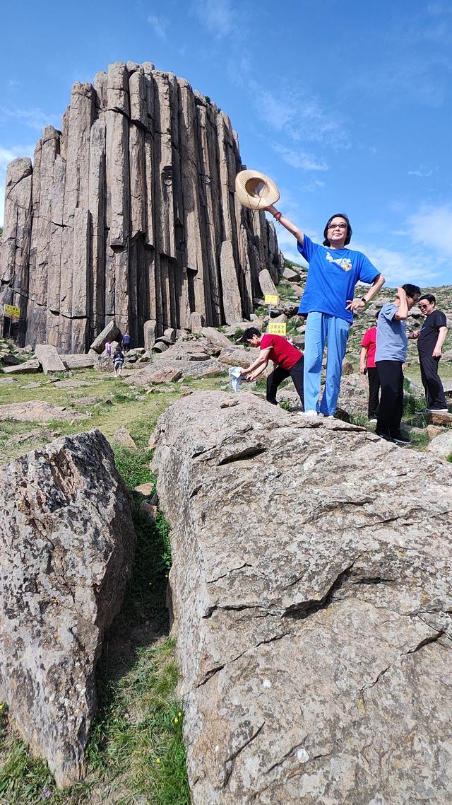 从张家口、宣化到太仆寺旗牛奶湖、石条山旅游，正好一天行程