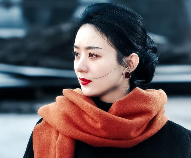 用力过猛？31岁杨紫面相变了	，走上“不归路”，张艺谋的话应验了