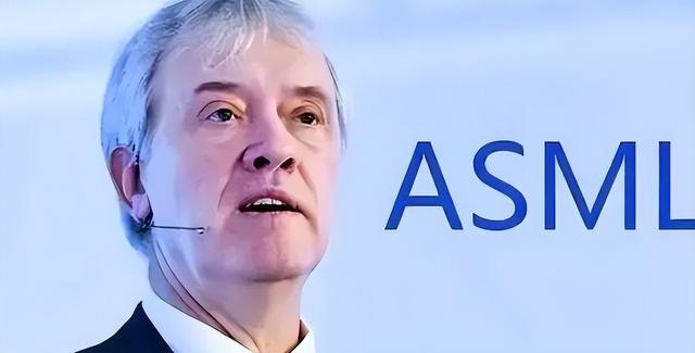 中光刻机技术是“偷”来的？荷兰ASML傻了，外媒：或有灭顶之灾！