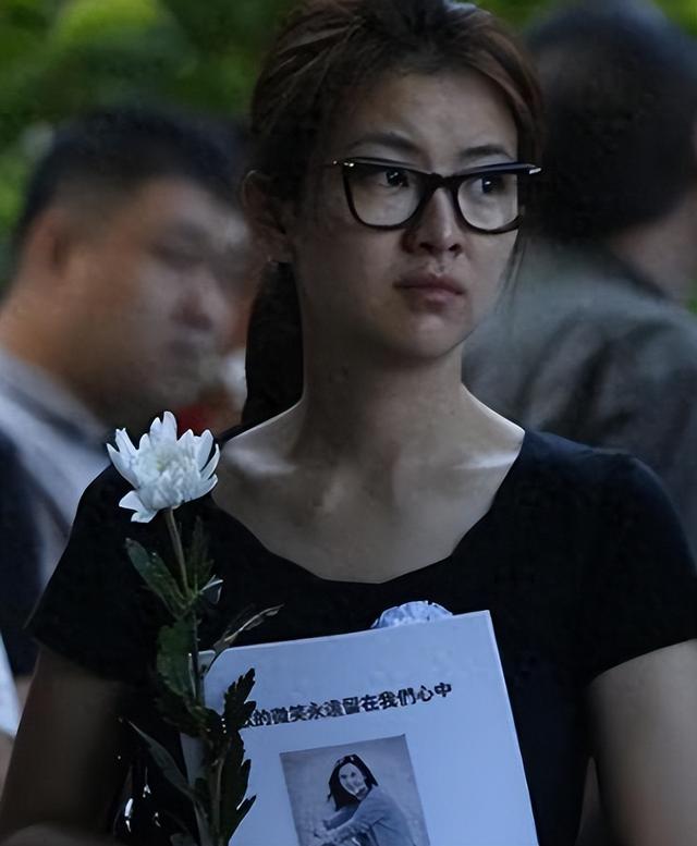 原来她早已离世，曾和朱军是搭档，39岁查出癌症，42岁遗憾病逝