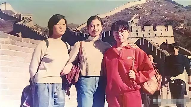 两度辍学考上北大	，24岁葬于八宝山，撒贝宁含泪致悼词，她是谁？