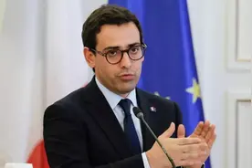 泽连斯基抵达美国，欧洲也想在矿产上“分一杯羹”图片