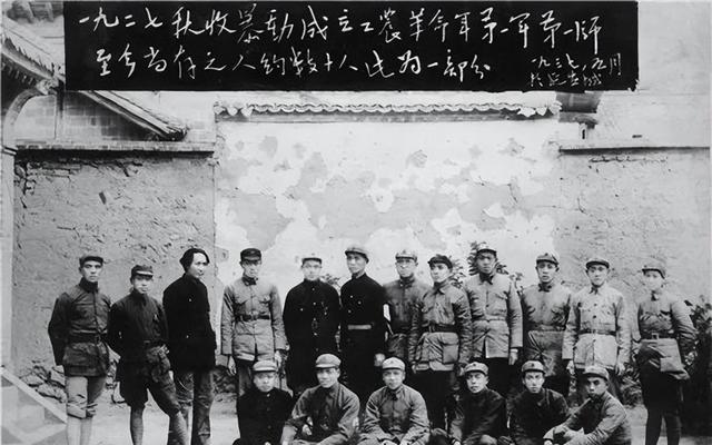 贺怡力劝毛主席和贺子珍恢复关系，毛主席对曾志说：她太不懂事了