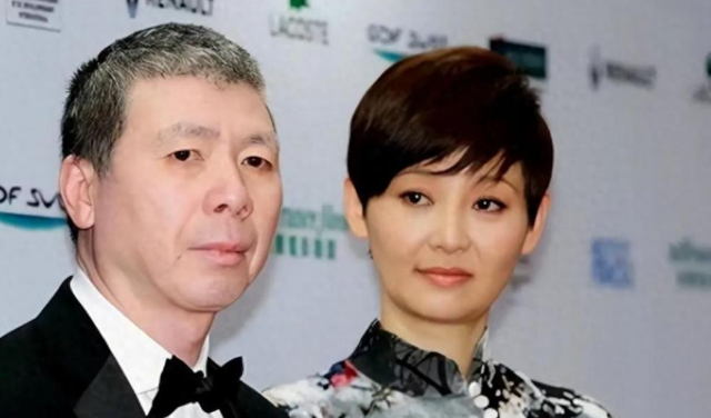 不装了！徐帆回应离婚传闻才4个月，冯小刚就已经按捺不住了！