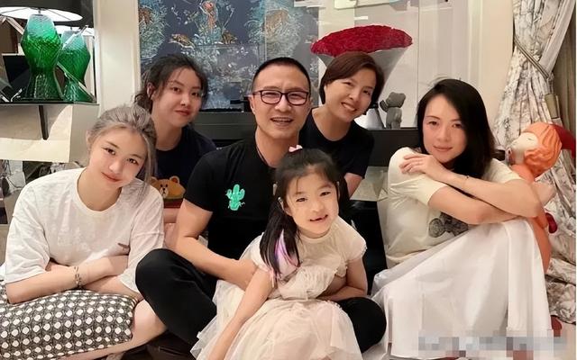 间隔不到2小时	，章子怡、汪峰先后发文，网友：终究是森林北输了