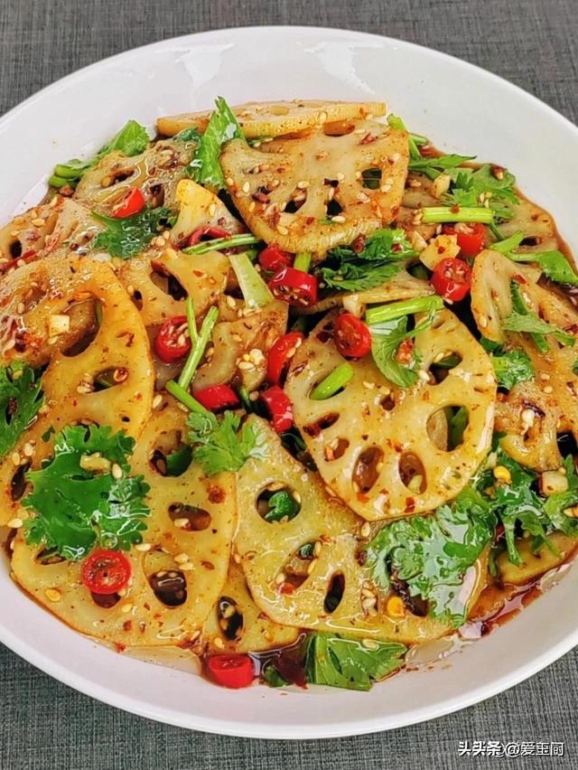 比白菜便宜比萝卜脆，大雪后要多吃，简单一蒸	，爽口开胃胜过羊肉