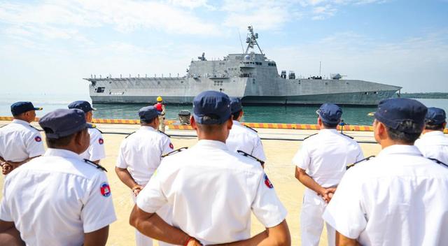 美军连夜通告全球，特朗普想通了：对中国不能来硬的，要上点手段