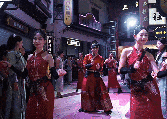 @安徽老乡，12月一起来看董宇辉力荐的“皖美”大戏吧！| 皖美冬日 | 第十五届安徽国际文化旅游节