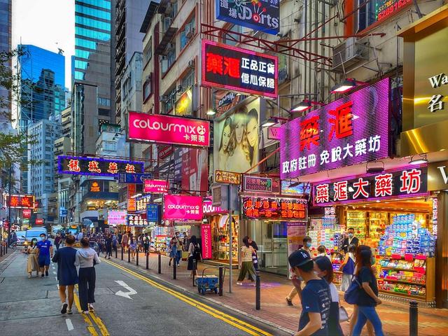 从荣耀到老铺黄金：大陆品牌如何逆袭香港消费市场？