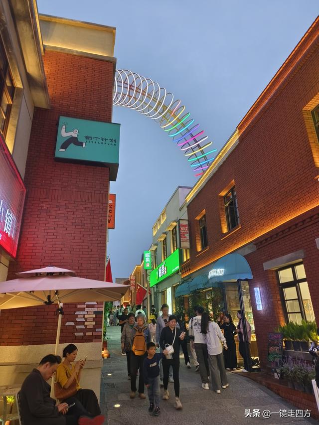 位于郑州商代城墙遗址旁的阜民里历史街区