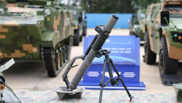 解放军新型钛合金小钢炮：2公里“吊打”狙击手，女生也能拎着跑