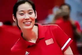 唏嘘!朱婷深夜官宣回归中国女排,被网暴遭遇低谷一度提出退役申请图片