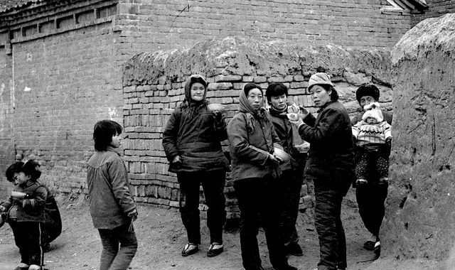 1978年继母送我去当兵，亲妈忽然出现要领我走，转身时我作出决定