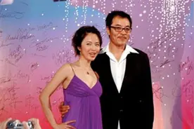 没嫁大22岁刘威仍幸福！杨若兮庆与连奕名结婚13年，一家三口好甜图片