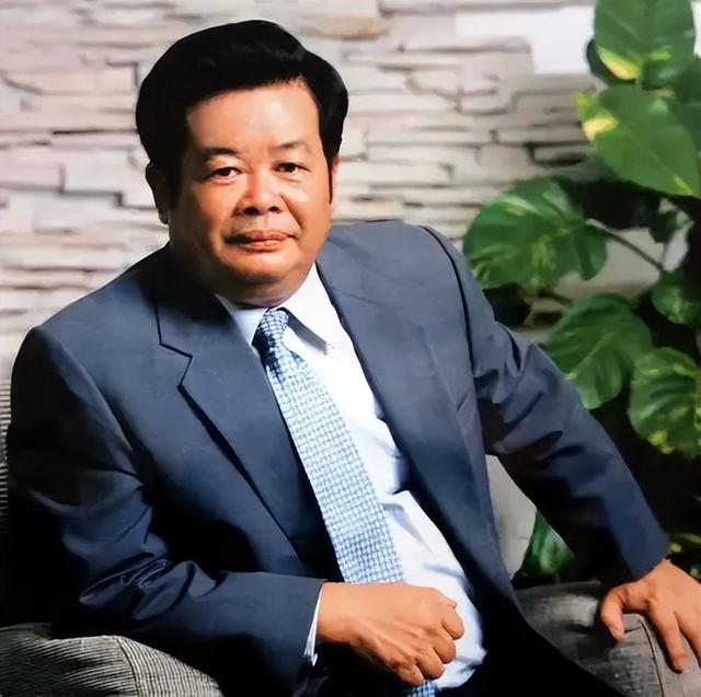 员工月均1万破苛刻质疑？曹德旺，企业家不是“土豪”！