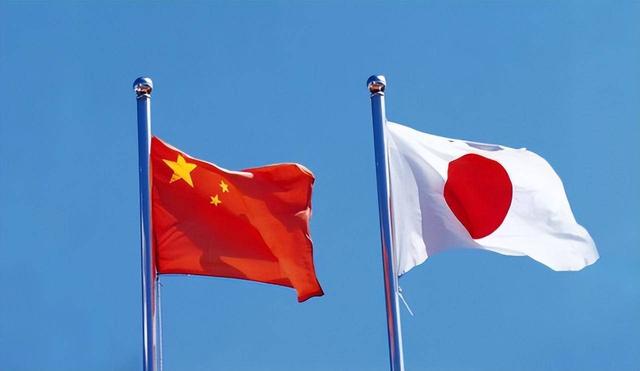 中方反制奏效！不到24小时，日本要求中方撤回，王毅外长点名高市